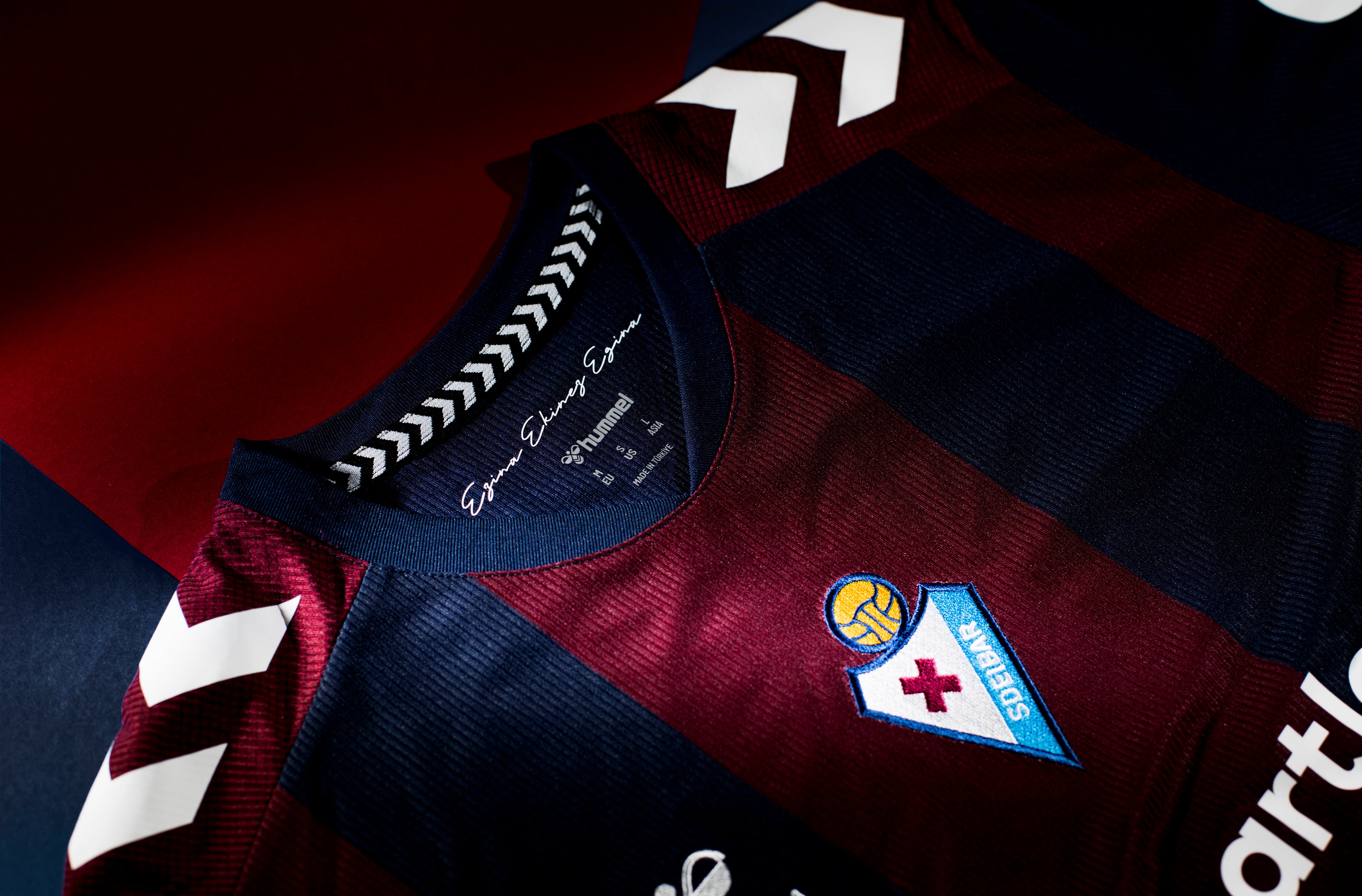 Equipaciones Oficiales